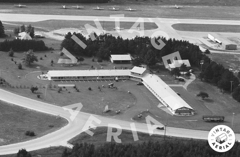 Best Western Of Harbor Springs (Harbor Springs Motor Lodge, Harbor Springs Motor Inn) - 1989 (newer photo)